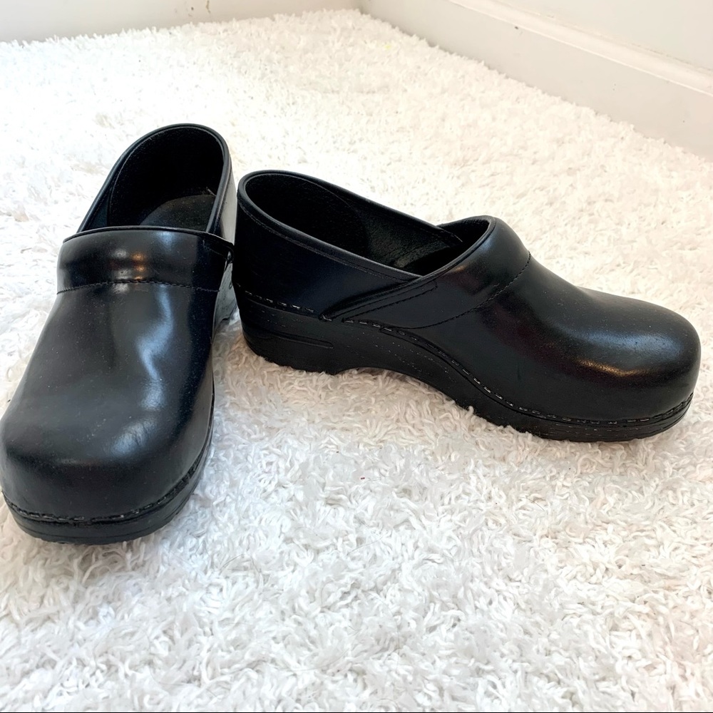 Dansko Professional Nurse Clogs Size EU 41 / US 10.5 Black